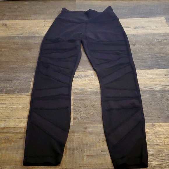 Lululemon Black leggings Bandage Design  size 2? - Picture 1 of 6